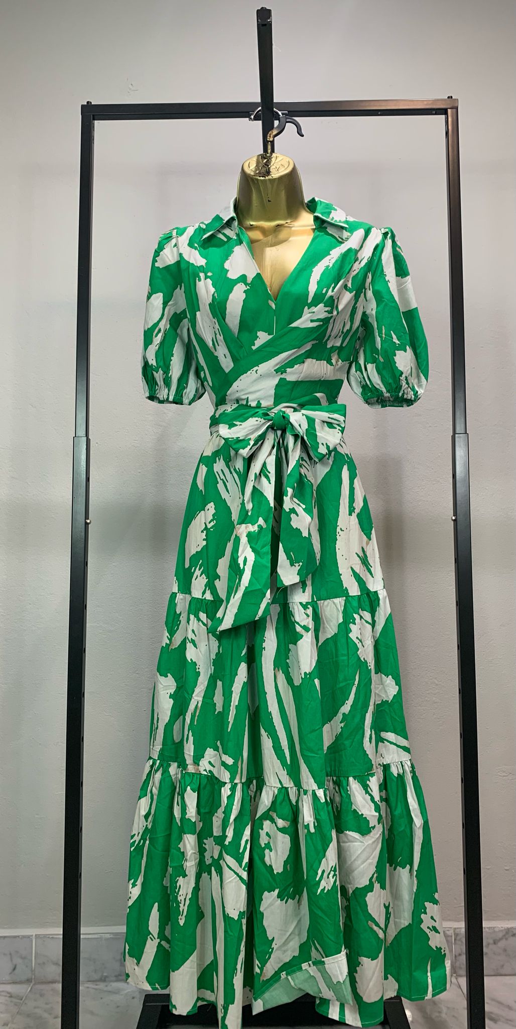 Traje verde maxi con manga bombacha