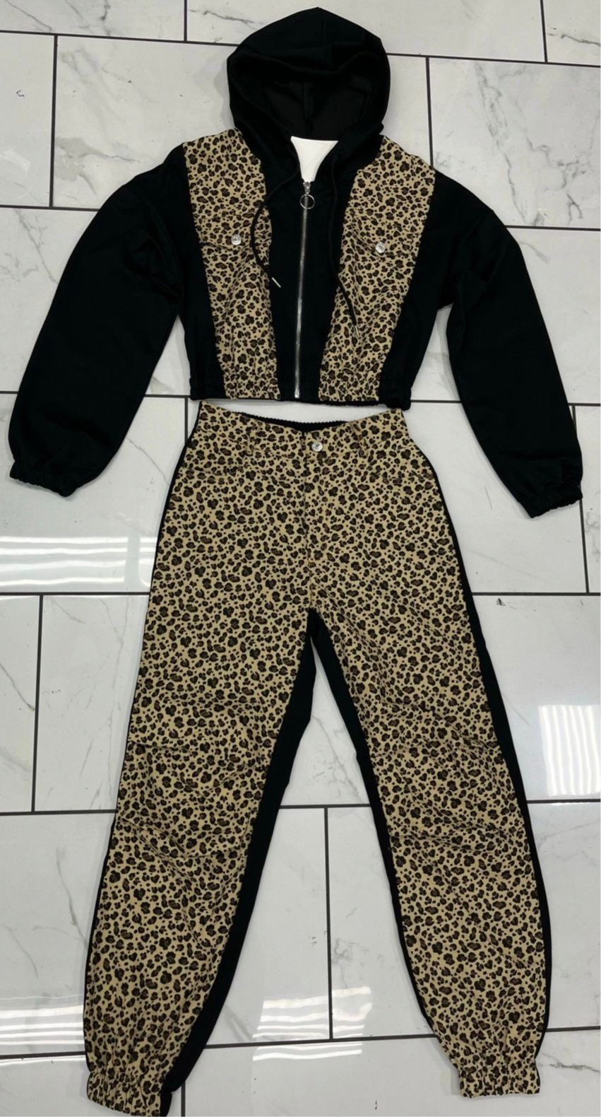 Set de chaqueta y pantalón animal print