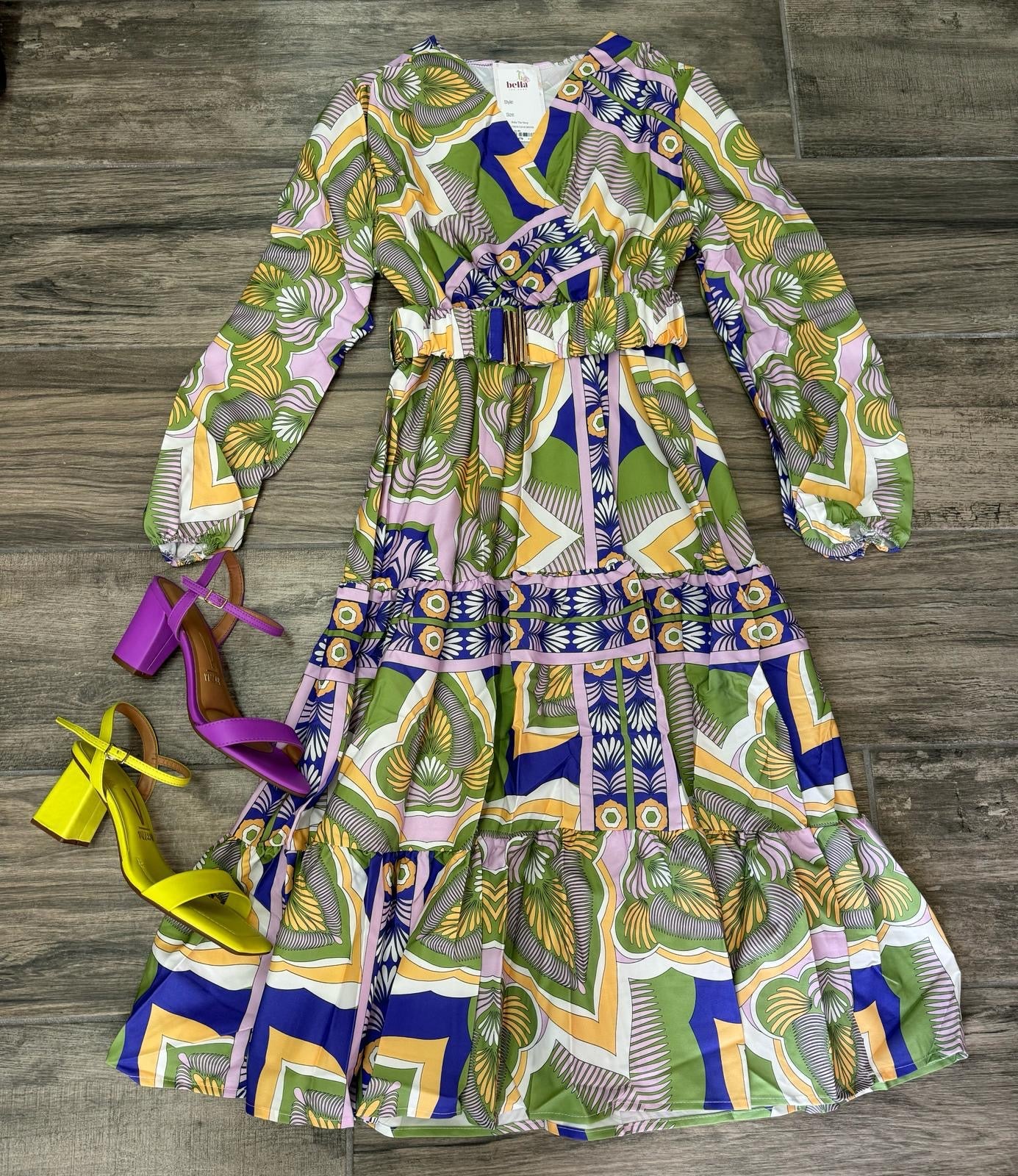 Traje midi con correa print amarillo, violeta y verde