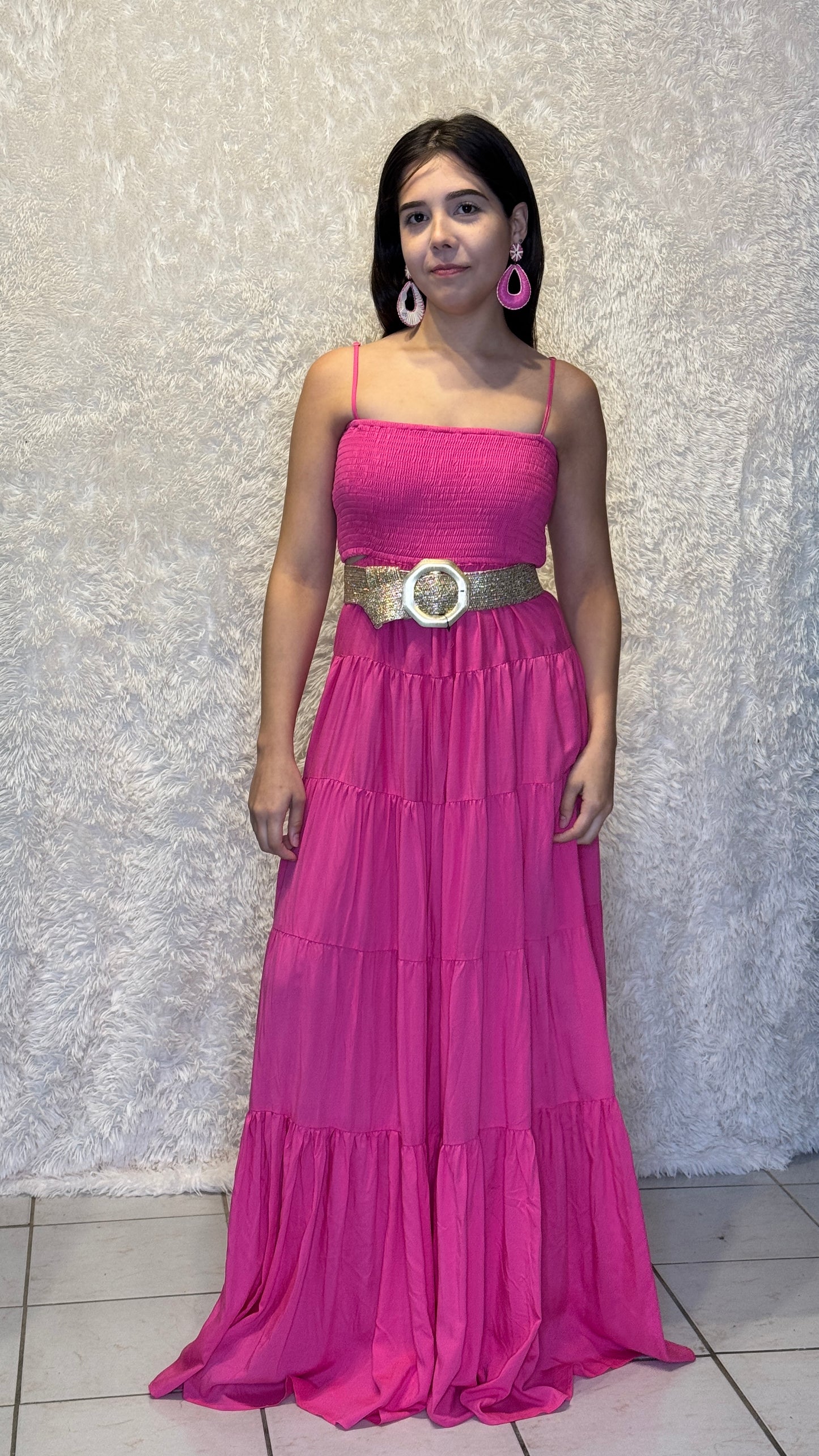 Traje maxi fushia con abertura en la espalda