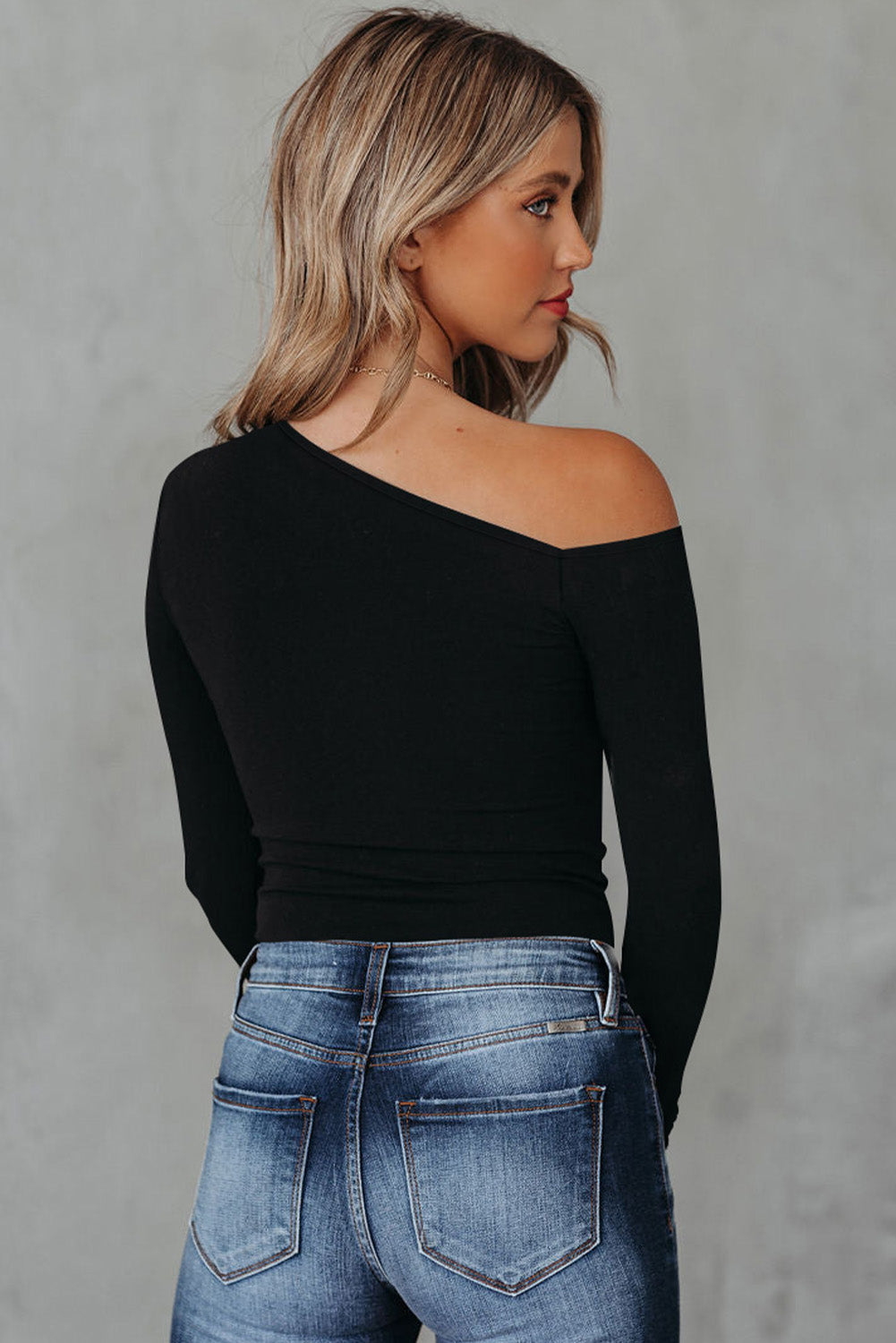 Blusa Black Asymmetrical Neckline Long Sleeve Knit Top