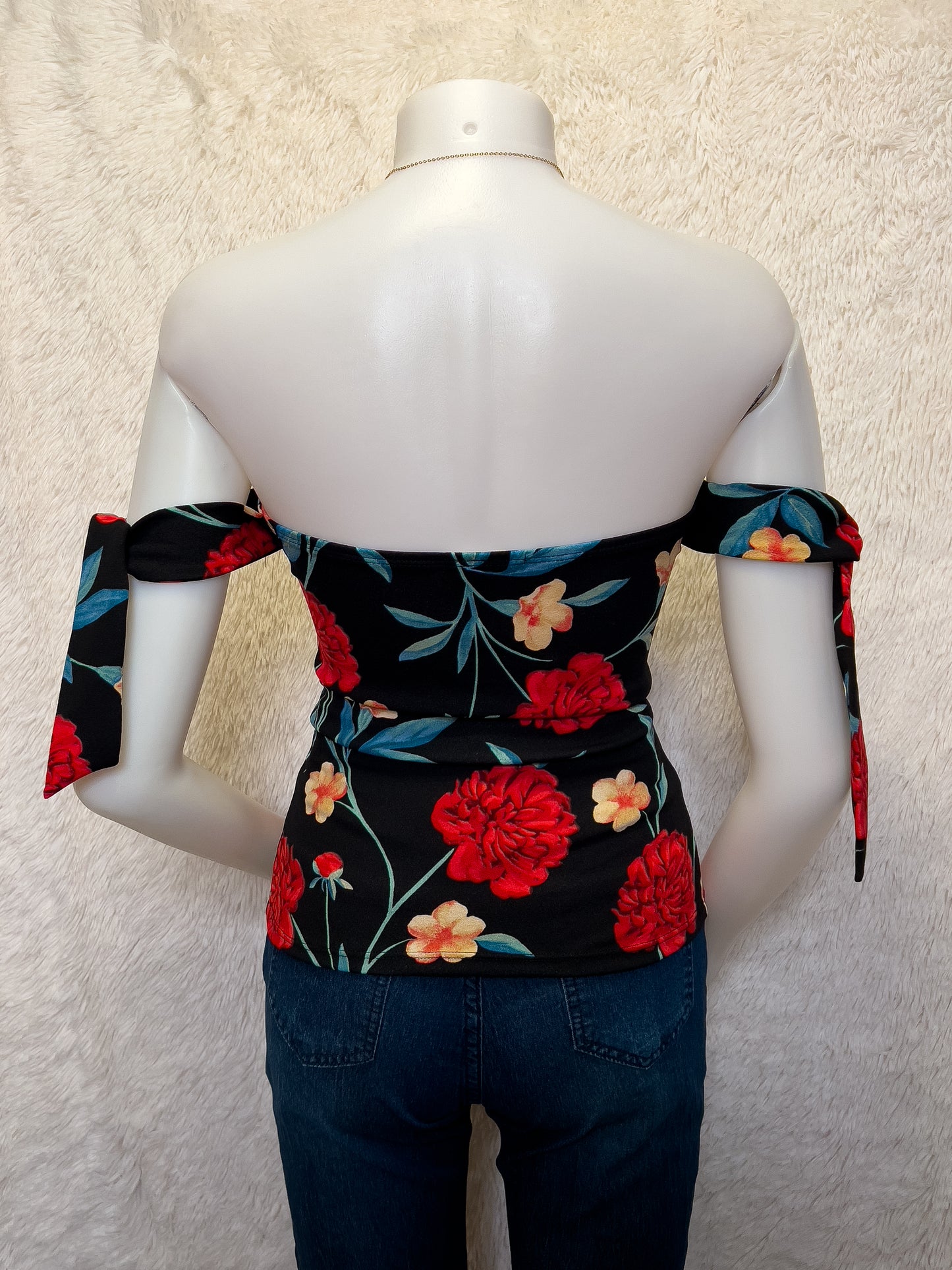 Blusa Negra de Flores